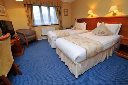 2 twin beds