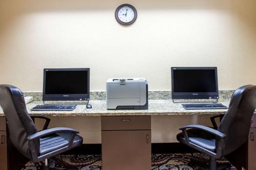 Ramada by Wyndham Orlando Florida Mall - image 9