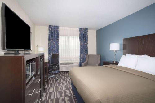 AmericInn by Wyndham Mount Pleasant - image 8