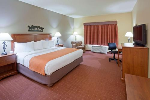 AmericInn by Wyndham Fargo South