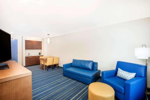 Days Inn & Suites by Wyndham Kearney NE