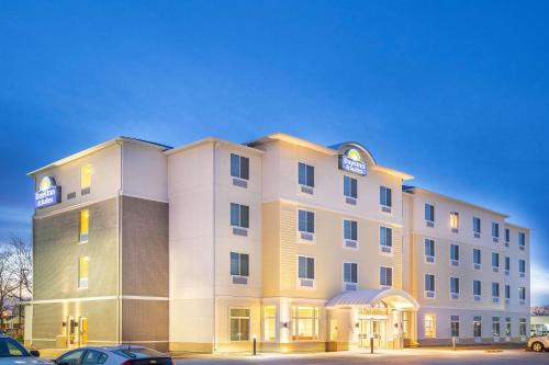 Days Inn & Suites by Wyndham Kearney NE