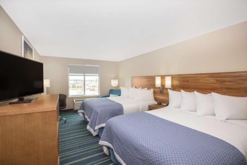 Days Inn & Suites by Wyndham Kearney NE