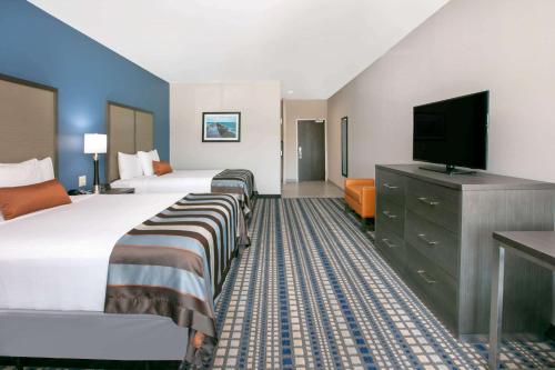 Queen Room with Two Queen Beds - Non-Smoking