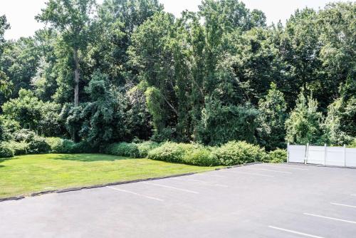 設施, 速韋瑟布魯克速8酒店 (Super 8 By Wyndham Old Saybrook) in 舊塞布魯克