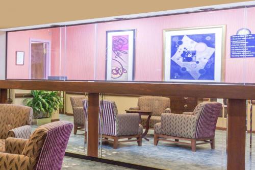 Days Inn by Wyndham Camp Springs Andrews AFB - image 3