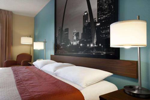 Super 8 by Wyndham Collinsville St. Louis in Collinsville, USA