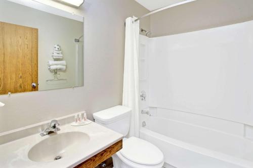 Double Room with Two Double Beds - Non-Smoking