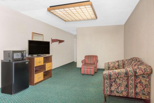 Super 8 by Wyndham Bentonville, Bentonville (photo 8)
