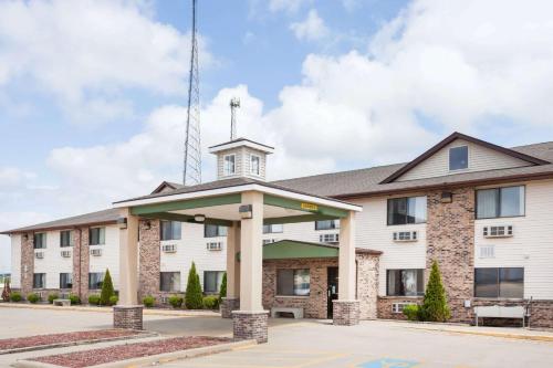 . Super 8 by Wyndham McLean/Bloomington SW