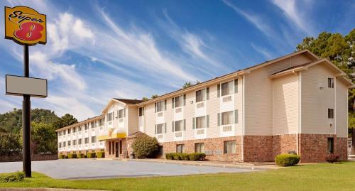 Super 8 by Wyndham Fayetteville, Fayetteville