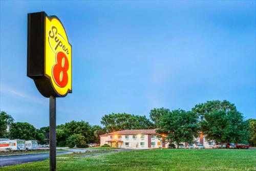 . Super 8 by Wyndham Blair