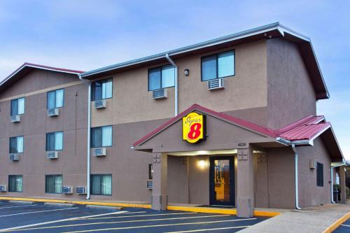 Super 8 by Wyndham Tuscaloosa - image 10