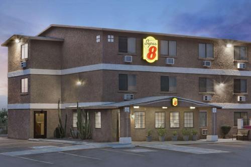 Super 8 By Wyndham Lake Havasu City