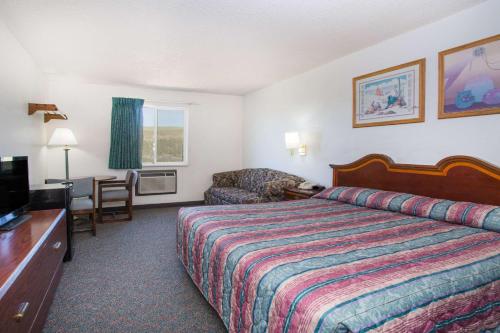 Super 8 by Wyndham Limon in Limon, USA