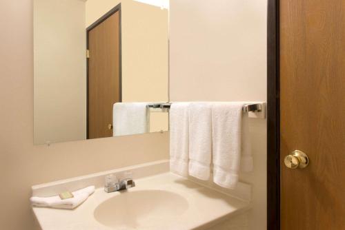 Super 8 by Wyndham Cortez/Mesa Verde Area in Cortez, USA