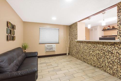 Super 8 by Wyndham Columbus Airport in Columbus, USA