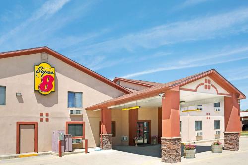 Super 8 by Wyndham Longmont/Del Camino - Hotel - Longmont