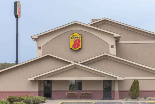 . Super 8 by Wyndham Youngstown/Austintown