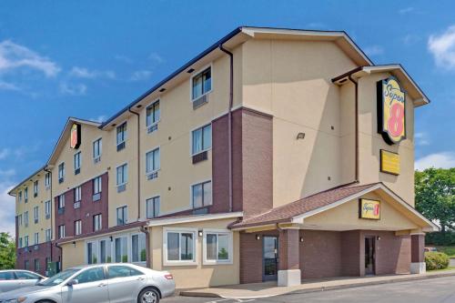 Super 8 by Wyndham Nashville/ Dntn/ Opryland Area in Nashville, USA