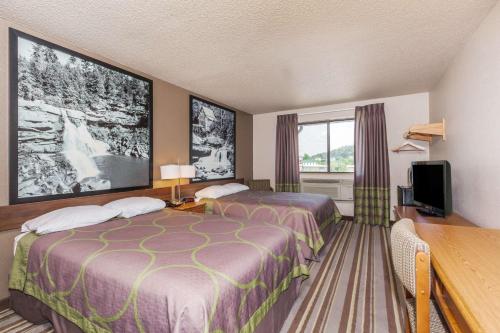 Super 8 by Wyndham Dunbar/Charleston Area in Charleston, USA