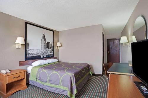 Super 8 by Wyndham Nashville/ Dntn/ Opryland Area in Nashville, USA
