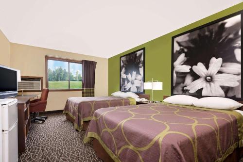 Super 8 by Wyndham Muncie/Ball St. College Area - image 2