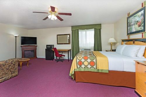 Super 8 by Wyndham Anderson/Clemson Area - image 6