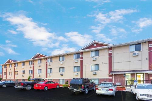 . Super 8 by Wyndham Kenosha/Pleasant Prairie
