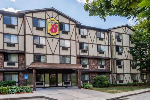 Super 8 by Wyndham Groton - main image