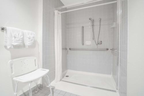 Queen Room - Mobility Access/Non-Smoking