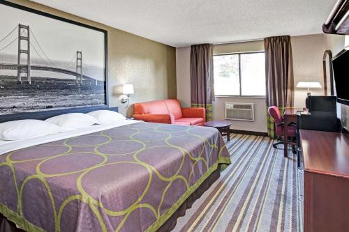 Super 8 by Wyndham Roseville/Detroit Area - main image