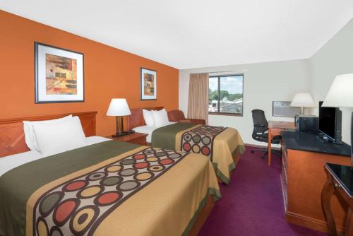 Super 8 by Wyndham Algona - image 10