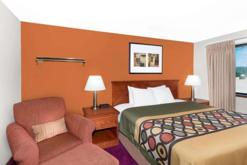 Super 8 by Wyndham Algona - image 3