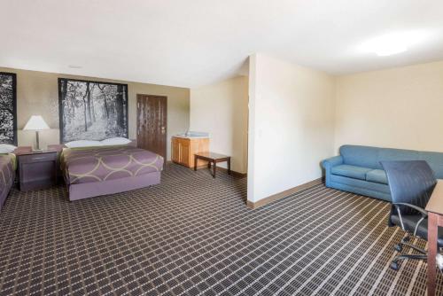 Super 8 by Wyndham Webster City IA - image 6