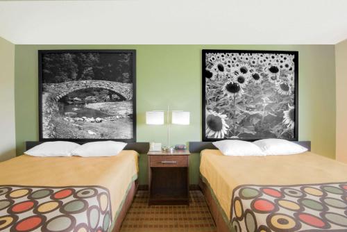 Super 8 by Wyndham Story City in Story City, USA