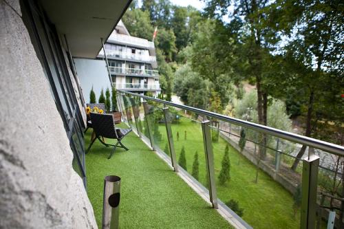 Apartment with Mountain View image 8
