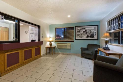 Super 8 by Wyndham Lexington Park/California Area - main image