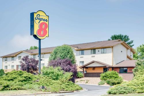 Super 8 by Wyndham Hagerstown