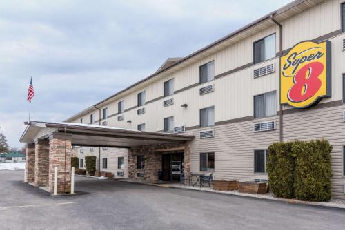 Super 8 by Wyndham Kalispell Glacier National Park - Hotel - Kalispell