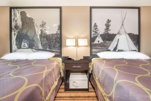 2 queen beds