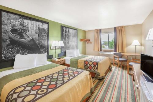 Super 8 by Wyndham Grayling in Grayling, USA