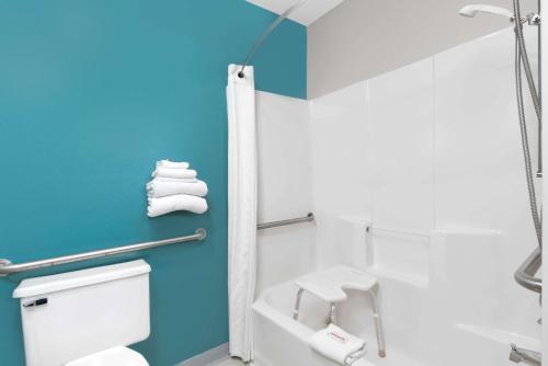 Queen Room with Two Queen Beds - Mobility Access/Non-Smoking