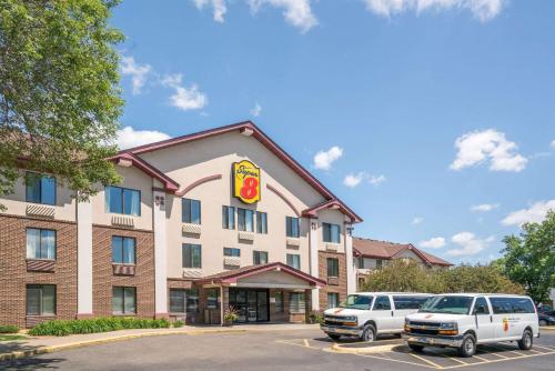 Super 8 by Wyndham Bloomington/Airport