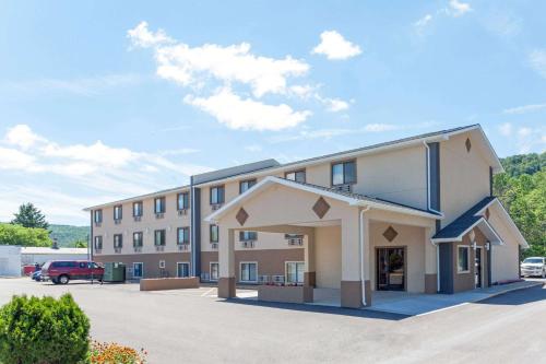 Super 8 by Wyndham Bath Hammondsport Area - Accommodation - Bath