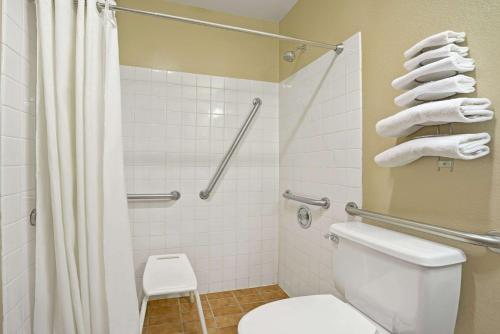 Queen Room - Disability Access/Non-Smoking