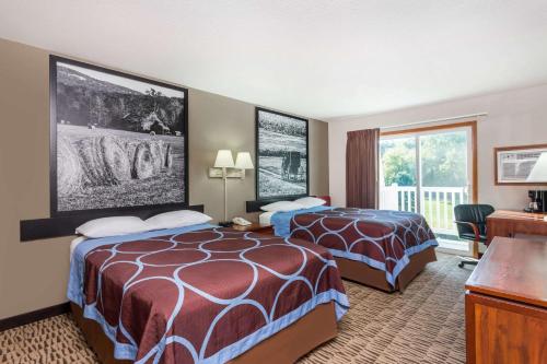 Deluxe Double Room with Two Double Beds - Non-Smoking