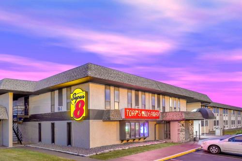 Super 8 by Wyndham Windsor/Madison North - Hotel - Windsor