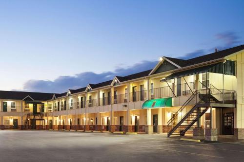 Super 8 by Wyndham Mifflinville Near Bloomsburg - Accommodation - Mifflinville