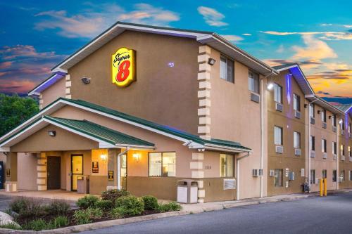 Super 8 by Wyndham Harrisonburg - Accommodation